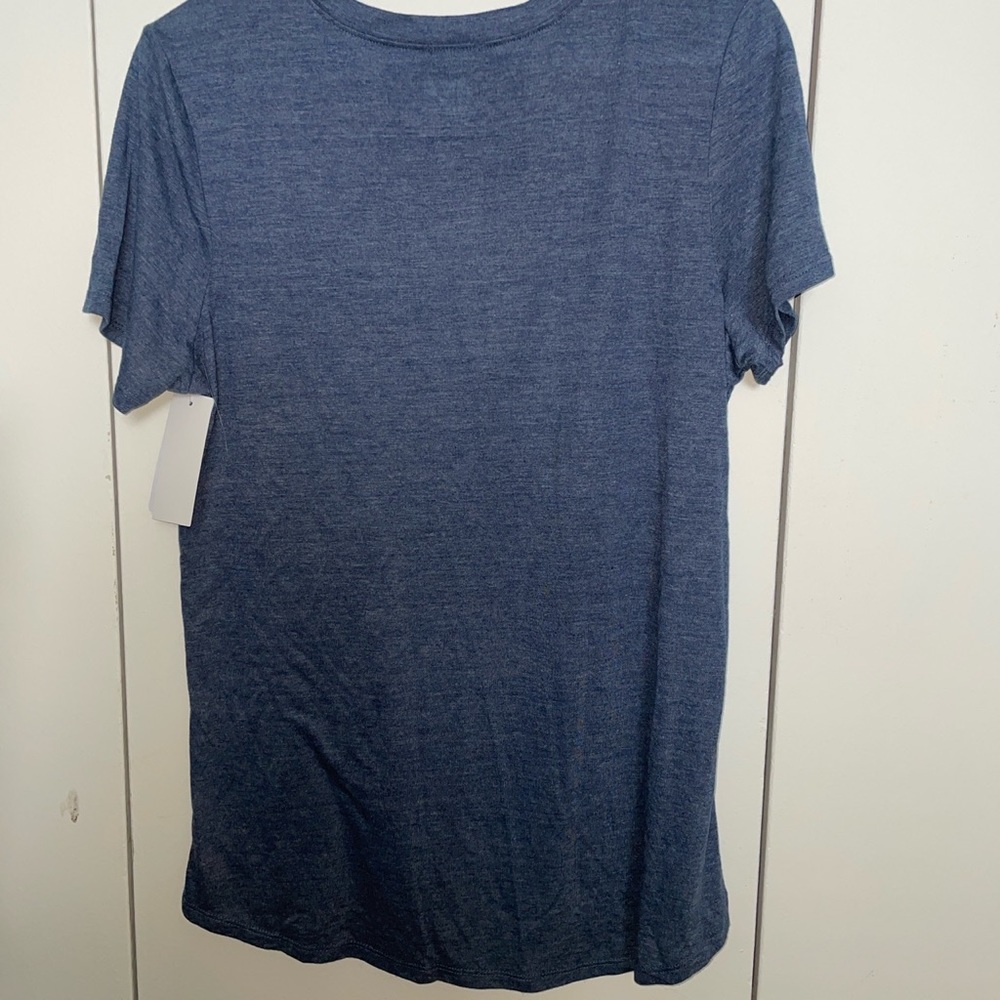 NWT nave blue Mn hockey t-shirt